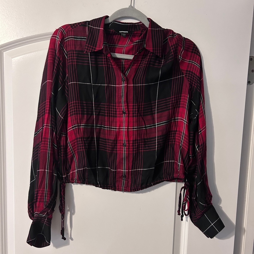 Express Women's Burgundy and Black Plaid Cropped Button-Down Shirt